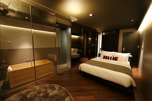 Js The Classic Hotel Osan Bagian luar foto
